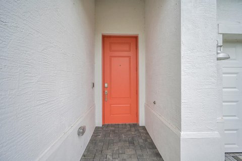 Villa ou maison à louer à St. Lucie, Floride: 4 chambres, 168.06 m2 № 2390169 - photo 3