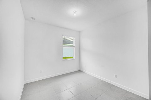 Villa ou maison à louer à St. Lucie, Floride: 4 chambres, 168.06 m2 № 2390169 - photo 10