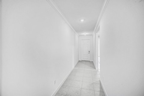Villa ou maison à louer à St. Lucie, Floride: 4 chambres, 168.06 m2 № 2390169 - photo 4