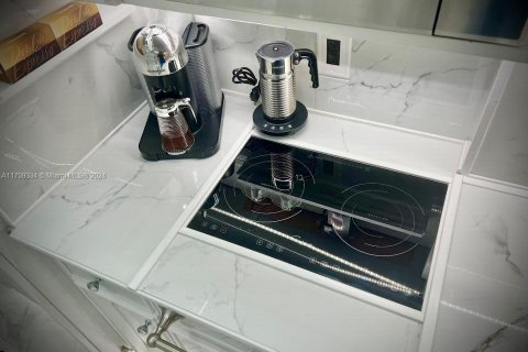 Condominio en venta en Sunny Isles Beach, Florida, 1 dormitorio, 33.44 m2 № 1959981 - foto 7