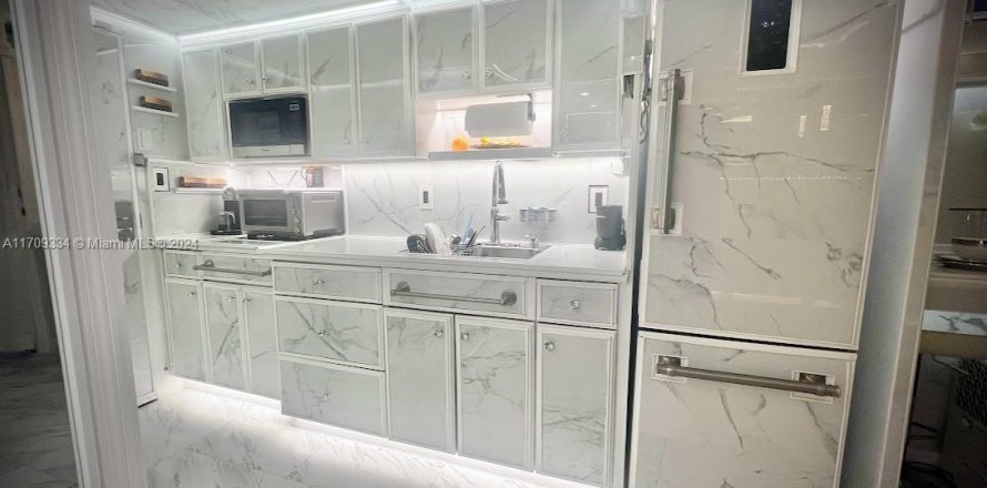 Condominio en Sunny Isles Beach, Florida, 1 dormitorio  № 1959981