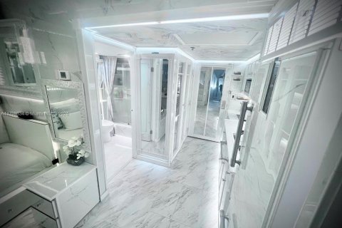 Condominio en venta en Sunny Isles Beach, Florida, 1 dormitorio, 33.44 m2 № 1959981 - foto 9