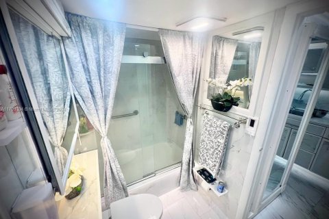 Condominio en venta en Sunny Isles Beach, Florida, 1 dormitorio, 33.44 m2 № 1959981 - foto 21