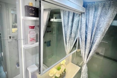 Condominio en venta en Sunny Isles Beach, Florida, 1 dormitorio, 33.44 m2 № 1959981 - foto 17