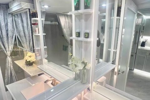 Condominio en venta en Sunny Isles Beach, Florida, 1 dormitorio, 33.44 m2 № 1959981 - foto 20