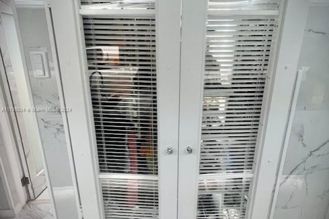 Condominio en venta en Sunny Isles Beach, Florida, 1 dormitorio, 33.44 m2 № 1959981 - foto 4