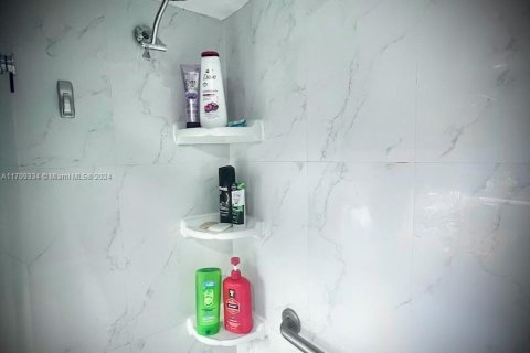 Condominio en venta en Sunny Isles Beach, Florida, 1 dormitorio, 33.44 m2 № 1959981 - foto 16