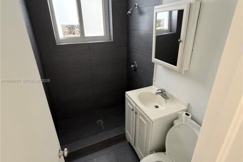 Снять в аренду квартиру в Майами-Бич, Флорида 1 спальня, 702.16м2, № 2005561 - фото 3