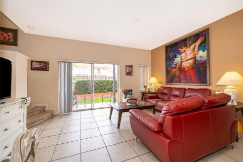 Touwnhouse à vendre à Kissimmee, Floride: 3 chambres, 120.77 m2 № 2299198 - photo 7
