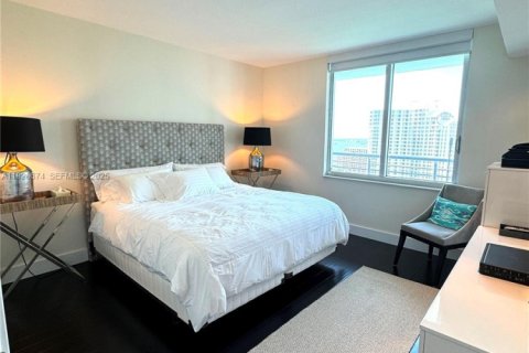 Condo in Miami, Florida, 1 bedroom  № 2039705 - photo 12