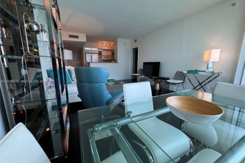 Condo in Miami, Florida, 1 bedroom  № 2039705 - photo 9