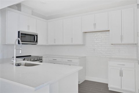 Townhouse in Parrish, Florida 3 bedrooms, 167.87 sq.m. № 1158616 - photo 17