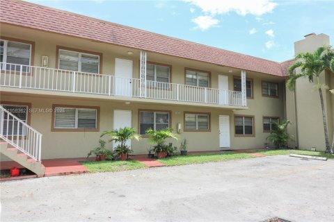 Apartment in Miramar, Florida 2 bedrooms, 74.32 sq.m. № 2020763 - photo 8
