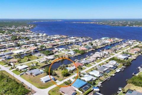 Land in Port Charlotte, Florida № 1581910 - photo 1