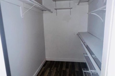 Condo in North Bay Village, Florida, 1 bedroom № 2083564 - photo 6