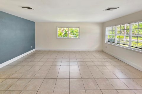 Villa ou maison à louer à Vero Beach, Floride: 2 chambres, 85.28 m2 № 2386861 - photo 5