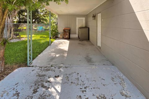 Villa ou maison à louer à Vero Beach, Floride: 2 chambres, 85.28 m2 № 2386861 - photo 4