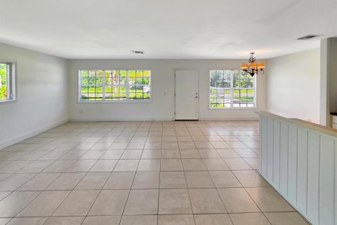 Villa ou maison à louer à Vero Beach, Floride: 2 chambres, 85.28 m2 № 2386861 - photo 3