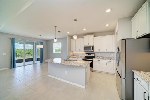House in Bradenton, Florida 5 bedrooms, 305.56 sq.m. № 2228330 - photo 17