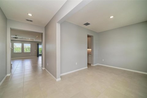 House in Bradenton, Florida 5 bedrooms, 305.56 sq.m. № 2228330 - photo 6