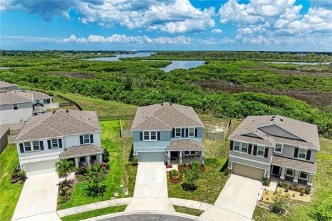 House in Bradenton, Florida 5 bedrooms, 305.56 sq.m. № 2228330