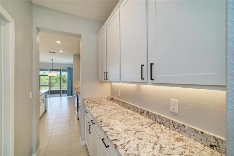 House in Bradenton, Florida 5 bedrooms, 305.56 sq.m. № 2228330 - photo 22