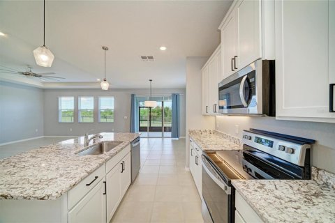 House in Bradenton, Florida 5 bedrooms, 305.56 sq.m. № 2228330 - photo 26