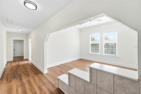 Casa en venta en Tampa, Florida, 3 dormitorios, 110.18 m2 № 2230503 - foto 10
