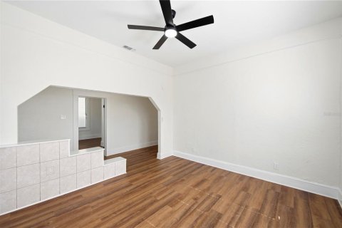 Casa en venta en Tampa, Florida, 3 dormitorios, 110.18 m2 № 2230503 - foto 11
