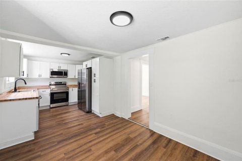 Casa en venta en Tampa, Florida, 3 dormitorios, 110.18 m2 № 2230503 - foto 5