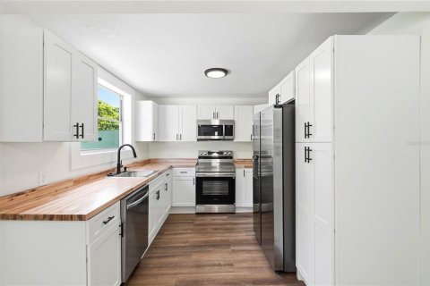 Casa en venta en Tampa, Florida, 3 dormitorios, 110.18 m2 № 2230503 - foto 4