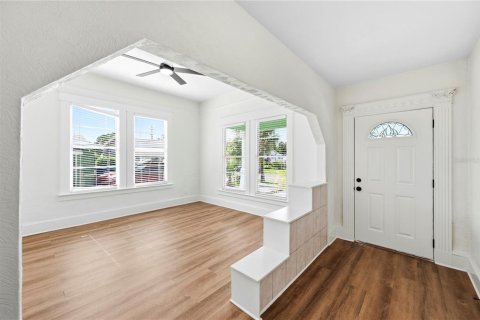 Casa en venta en Tampa, Florida, 3 dormitorios, 110.18 m2 № 2230503 - foto 9