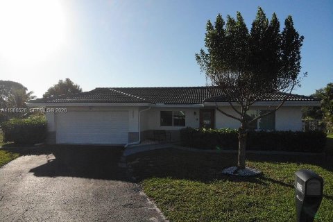 Купить виллу или дом в Корал-Спрингс, Флорида 3 спальни, 166.3м2, № 2050424 - фото 2