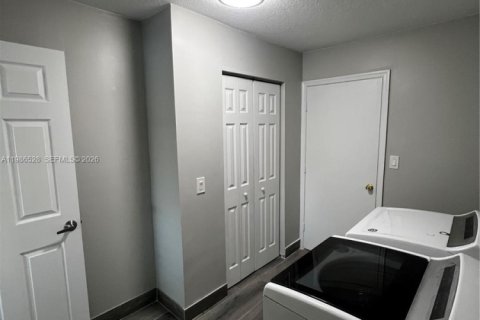 Купить виллу или дом в Корал-Спрингс, Флорида 3 спальни, 166.3м2, № 2050424 - фото 18