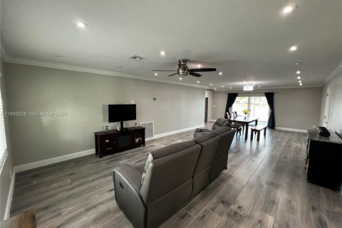 Купить виллу или дом в Корал-Спрингс, Флорида 3 спальни, 166.3м2, № 2050424 - фото 6