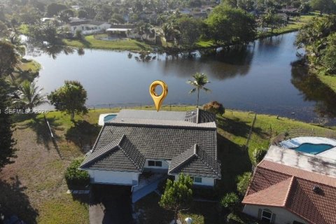 Купить виллу или дом в Корал-Спрингс, Флорида 3 спальни, 166.3м2, № 2050424 - фото 19