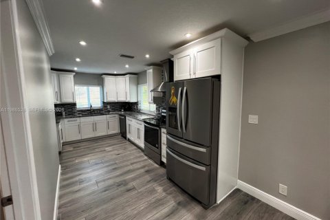 Купить виллу или дом в Корал-Спрингс, Флорида 3 спальни, 166.3м2, № 2050424 - фото 4