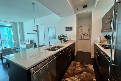 Снять в аренду кондоминиум в Майами, Флорида 2 спальни, 103.21м2, № 1988154 - фото 1