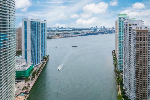 Condominio en venta en Miami, Florida, 2 dormitorios, 128.76 m2 № 1942234 - foto 2