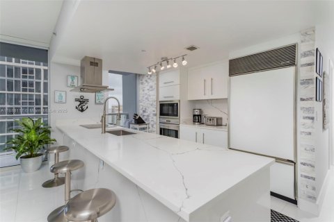 Condominio en venta en Miami, Florida, 2 dormitorios, 128.76 m2 № 1942234 - foto 7