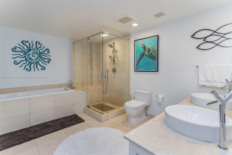 Condominio en venta en Miami, Florida, 2 dormitorios, 128.76 m2 № 1942234 - foto 12