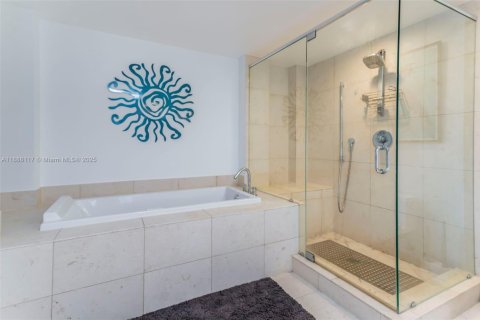 Condominio en venta en Miami, Florida, 2 dormitorios, 128.76 m2 № 1942234 - foto 14