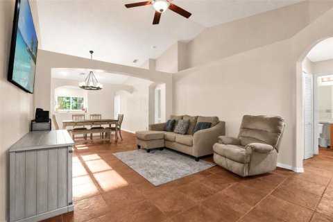 Condo in Kissimmee, Florida, 3 bedrooms № 2109706 - photo 2