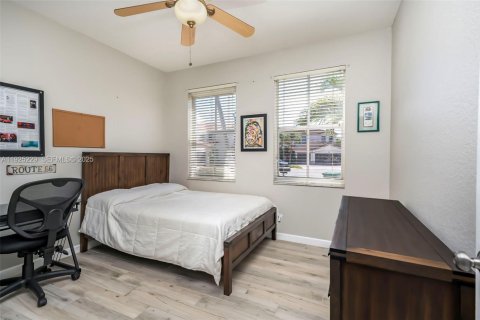 Снять в аренду виллу или дом в Мирамар, Флорида 3 спальни, 185.62м2, № 1991619 - фото 17