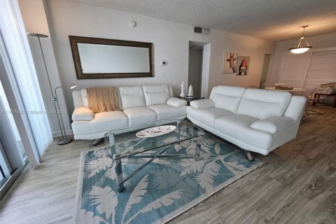 Condo à Hollywood, Floride, 2 chambres  № 2088976