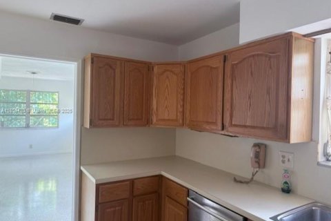 House in Wilton Manors, Florida 3 bedrooms, 148.46 sq.m. № 1886531 - photo 17