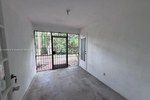 House in Wilton Manors, Florida 3 bedrooms, 148.46 sq.m. № 1886531 - photo 9