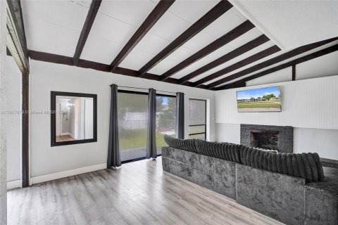 Villa ou maison à vendre à Miami Gardens, Floride: 3 chambres № 1931785 - photo 4