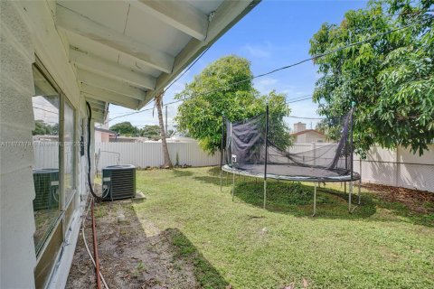 Villa ou maison à vendre à Miami Gardens, Floride: 3 chambres № 1931785 - photo 22