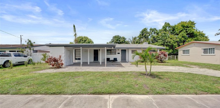 Villa ou maison à Miami Gardens, Floride 3 chambres № 1931785